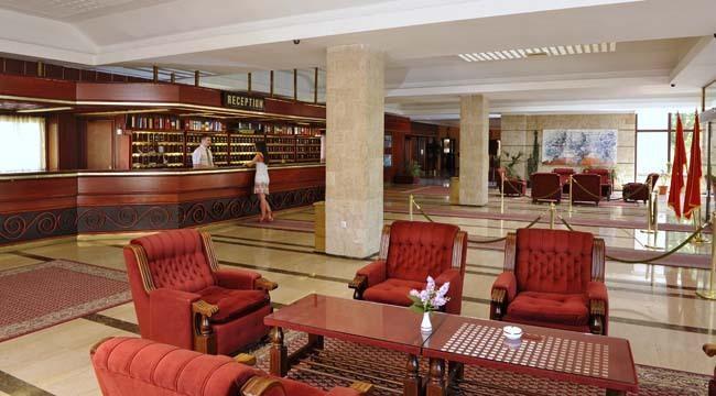Hotel Grand ツェティニェ エクステリア 写真